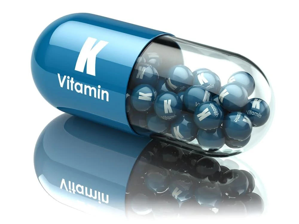 Vitamina K: Beneficii, surse si rolul acesteia in organism