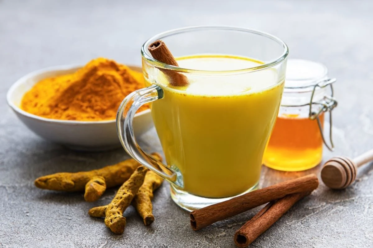 Turmeric Latte: beneficii, proprietati, contraindicatii