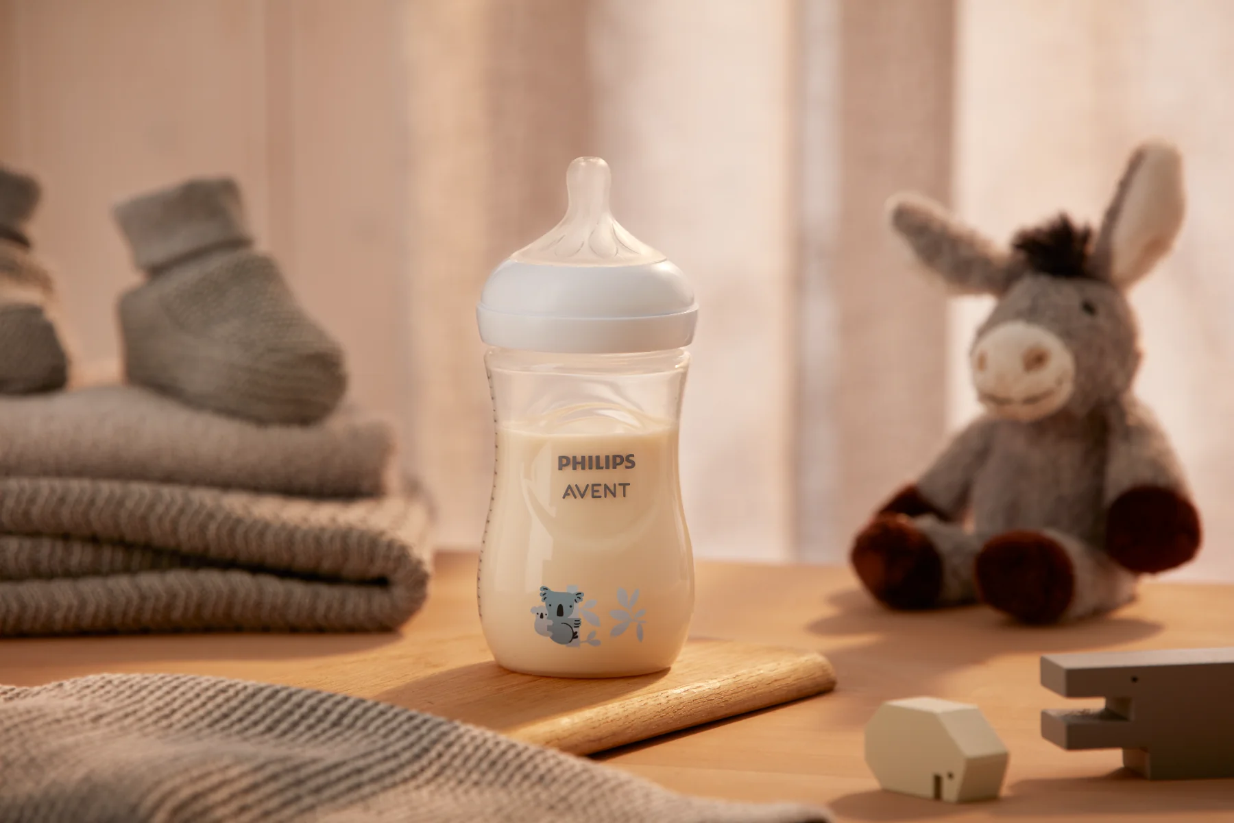 Biberon pentru +1 luna model koala Natural Response SCY903/67, 260ml, Philips Avent 