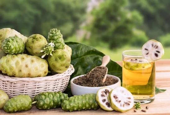 Noni (Morinda citrifolia): beneficii, proprietăți, utilizări