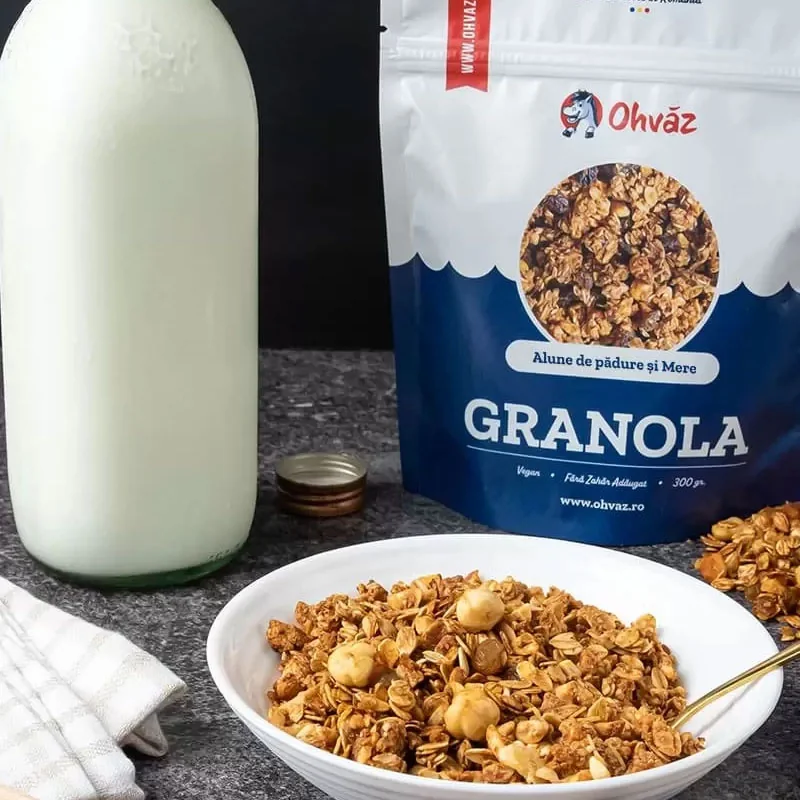 Granola cu alune de padure si mere, 300g, Ohvaz 