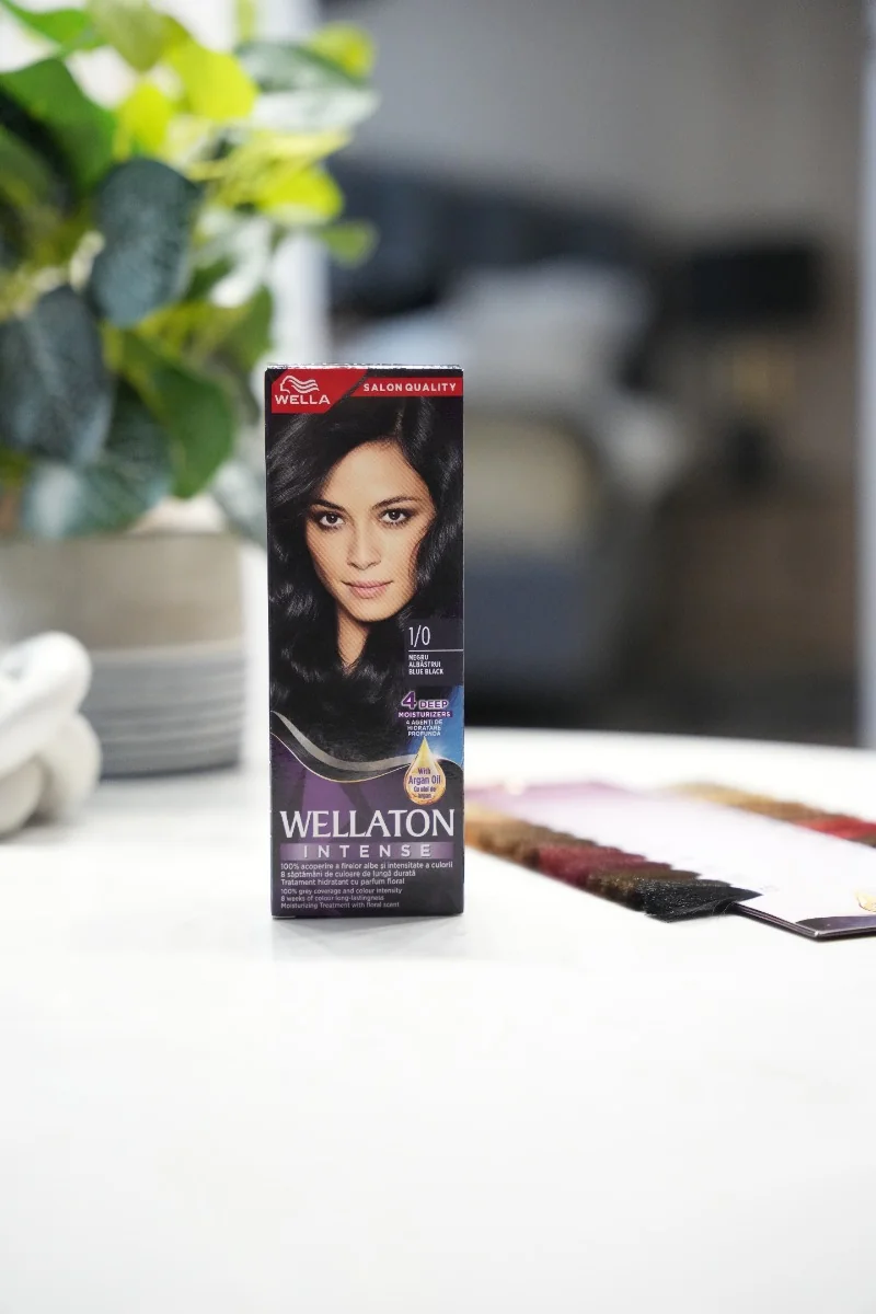 Vopsea de par permanenta Negru Albastrui 1.0 Wellaton, 110ml, Wella 